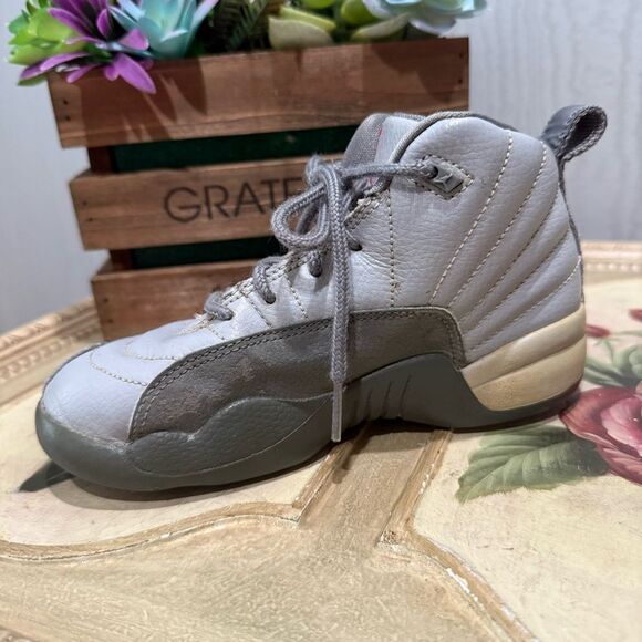 Nike Air Jordan 12 Retro Wolf Grey 510816-029 Athletic Shoes Youth Child’s 12C - Picture 5 of 12